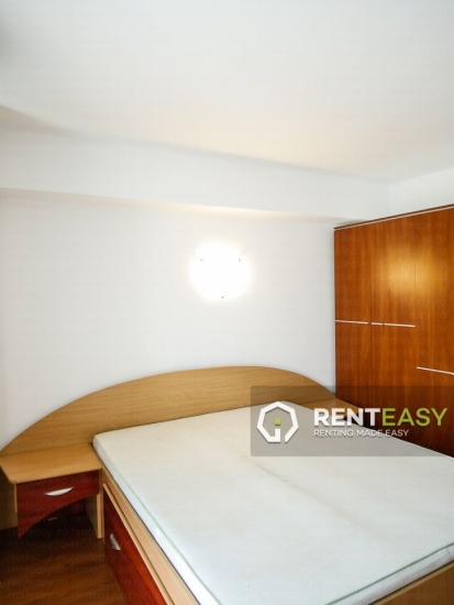 Apartament spatios cu 3 camere decomandat de inchiriat in zona Pacurari