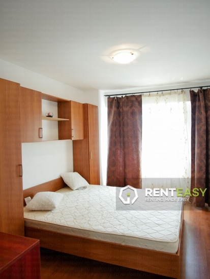 Apartament spatios cu 3 camere decomandat de inchiriat in zona Pacurari