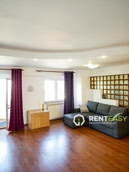 Apartament spatios cu 3 camere decomandat de inchiriat in zona Pacurari