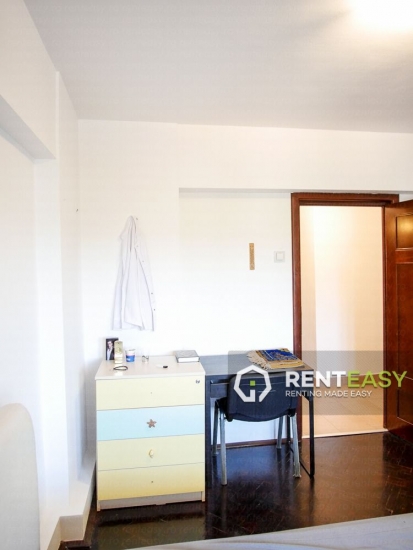 Apartament cu 4 camere de inchiriat situat pe Independentei