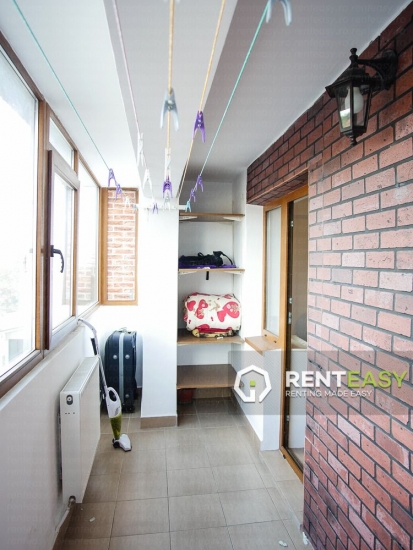 Apartament cu 4 camere de inchiriat situat pe Independentei
