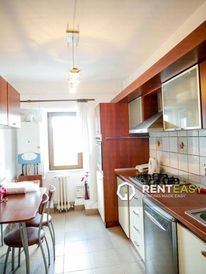 Apartament cu 4 camere de inchiriat situat pe Independentei