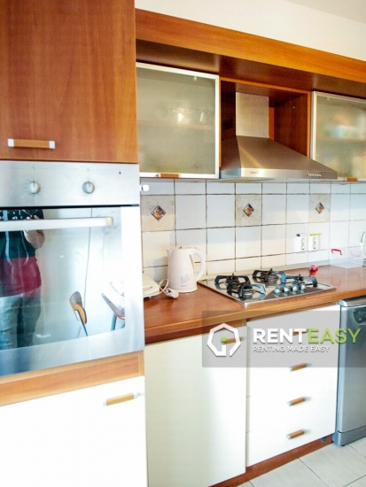 Apartament cu 4 camere de inchiriat situat pe Independentei