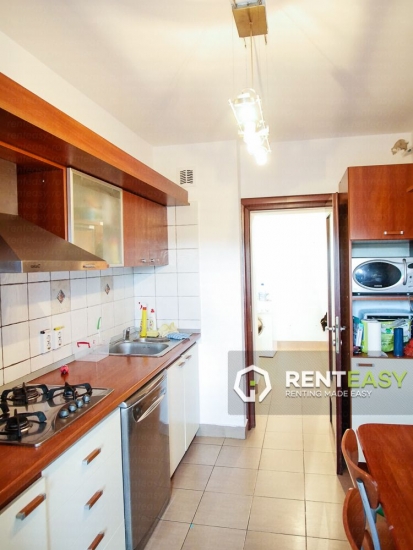 Apartament cu 4 camere de inchiriat situat pe Independentei