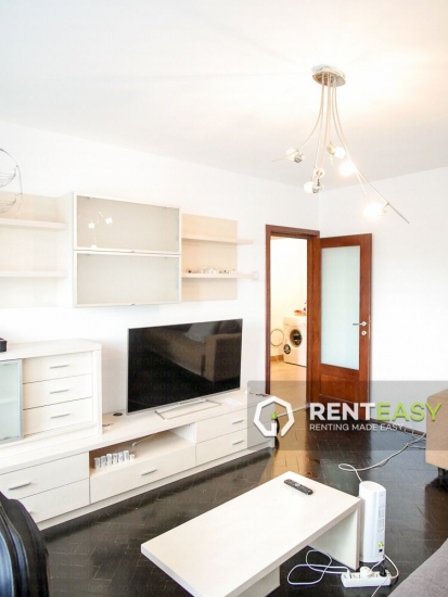 Apartament cu 4 camere de inchiriat situat pe Independentei