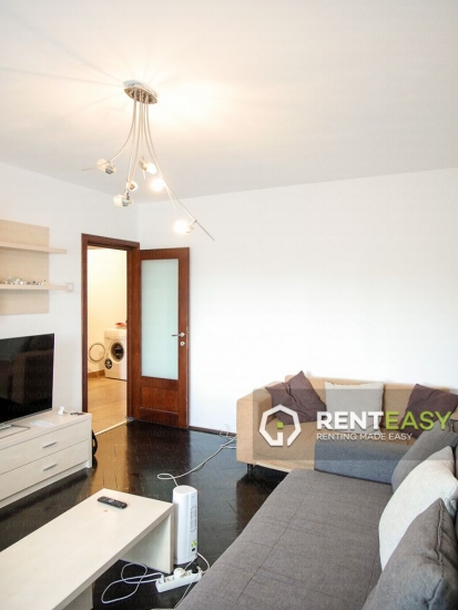 Apartament cu 4 camere de inchiriat situat pe Independentei