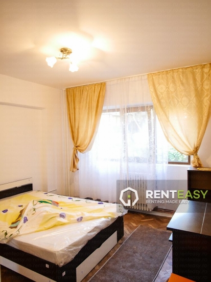 Apartament cu 3 camere de inchiriat in Centru - zona Stefan cel Mare