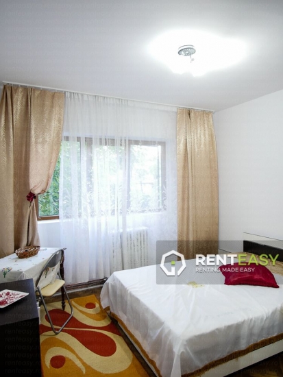 Apartament cu 3 camere de inchiriat in Centru - zona Stefan cel Mare