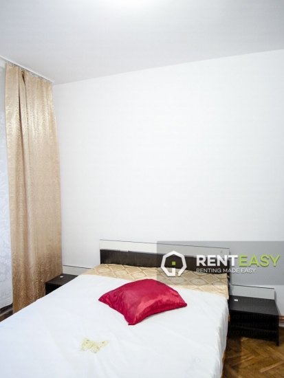 Apartament cu 3 camere de inchiriat in Centru - zona Stefan cel Mare