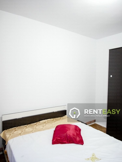Apartament cu 3 camere de inchiriat in Centru - zona Stefan cel Mare
