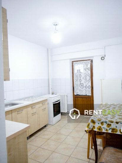 Apartament cu 3 camere de inchiriat in Centru - zona Stefan cel Mare