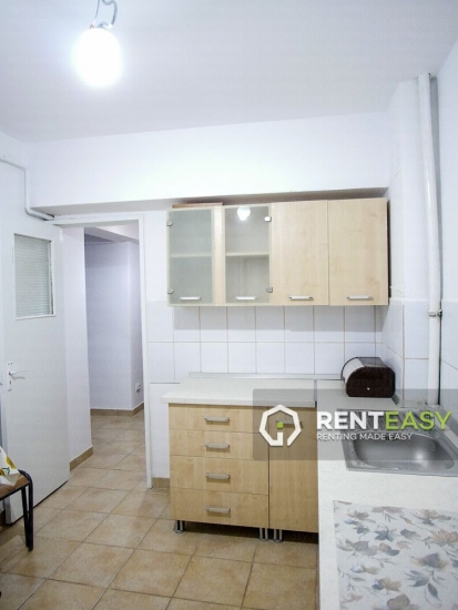 Apartament cu 3 camere de inchiriat in Centru - zona Stefan cel Mare