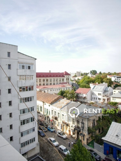 Apartament decomandat cu 3 camere de inchiriat in Centru - zona Independentei