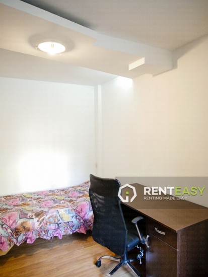Apartament cu 4 camere de inchiriat la casa situat in zona Sarariei