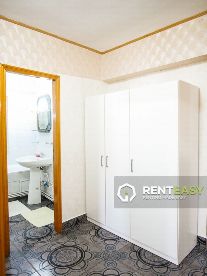 Apartament cu 4 camere de inchiriat situat in zona Billa