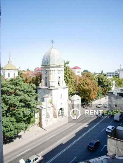 Apartament decomandat cu 3 camere de inchiriat in Centru -Bulevardul Independentei
