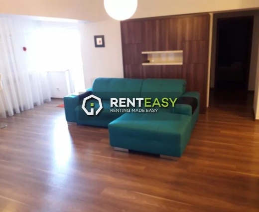 Apartament cu 3 camere de inchiriat in Centru - zona Targu Cucu