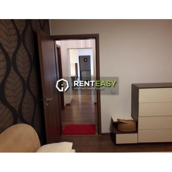 Apartament cu 3 camere de inchiriat in Centru - zona Targu Cucu