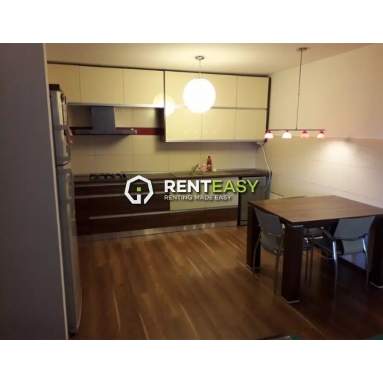 Apartament cu 3 camere de inchiriat in Centru - zona Targu Cucu
