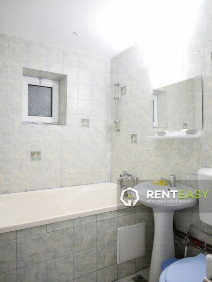 Apartament decomandat cu 3 camere de inchiriat in Centru - zona Targu Cucu