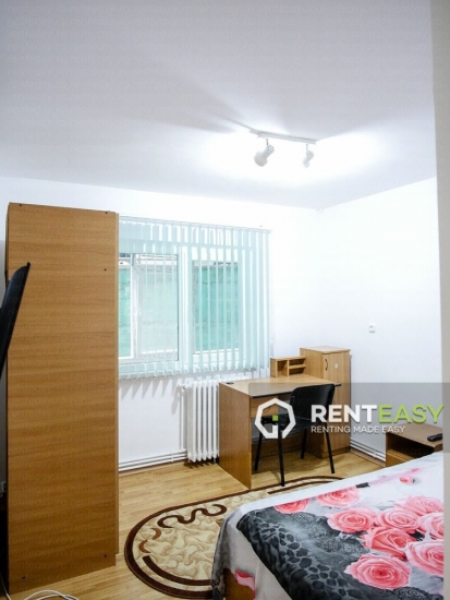 Apartament decomandat cu 3 camere de inchiriat in Centru - zona Targu Cucu