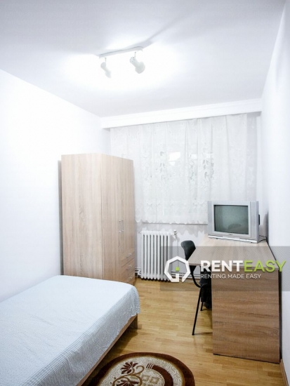 Apartament decomandat cu 3 camere de inchiriat in Centru - zona Targu Cucu