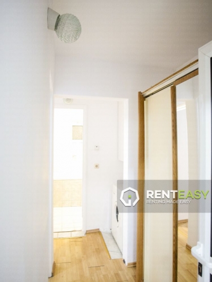 Apartament decomandat cu 3 camere de inchiriat in Centru - zona Targu Cucu