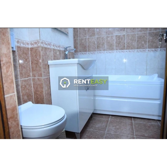 Apartament decomandat cu 2 camere de inchiriat in zona Centrala - Targu Cucu