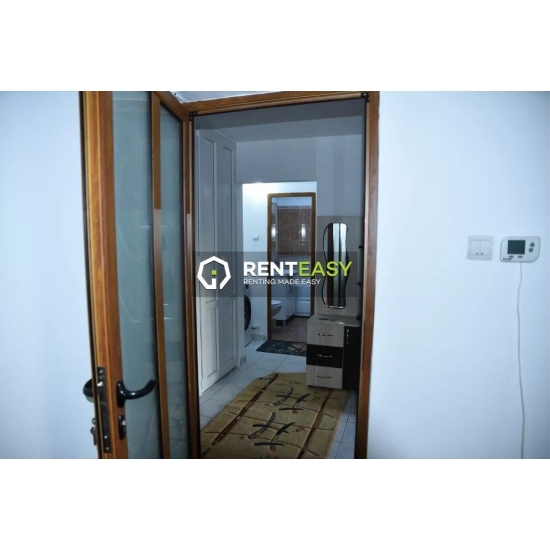 Apartament decomandat cu 2 camere de inchiriat in zona Centrala - Targu Cucu