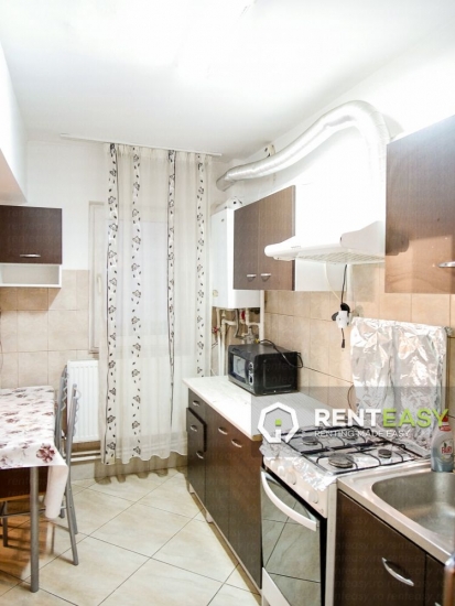 Apartament decomandat cu 3 camere de inchiriat in Centru - zona Piata Unirii