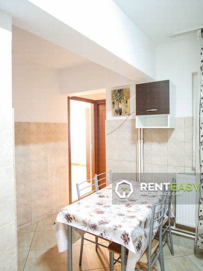 Apartament decomandat cu 3 camere de inchiriat in Centru - zona Piata Unirii