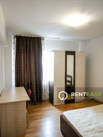Apartament decomandat cu 3 camere de inchiriat in Centru - zona Piata Unirii