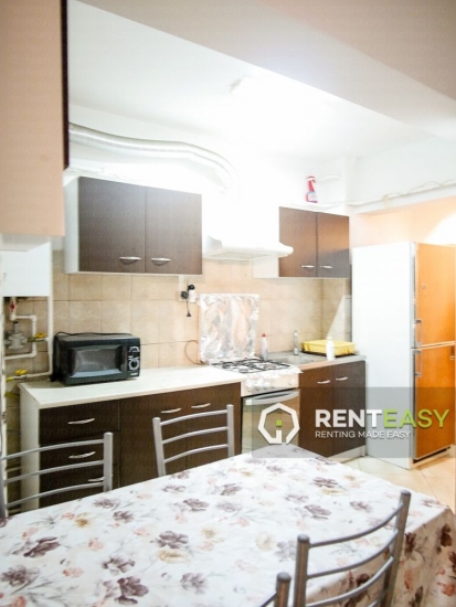 Apartament decomandat cu 3 camere de inchiriat in Centru - zona Piata Unirii
