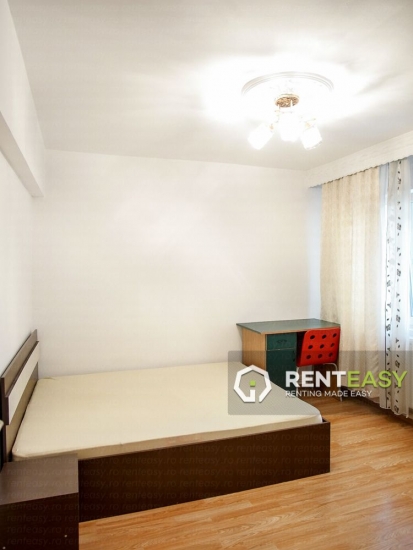 Apartament decomandat cu 3 camere de inchiriat in Centru - zona Piata Unirii