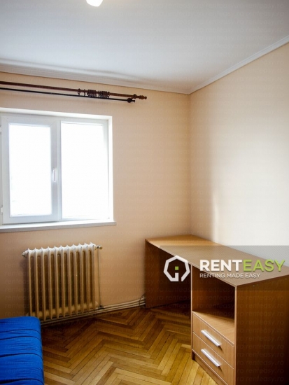 Apartament decomandat cu 3 camere de inchiriat situat in Centru - zona Independentei