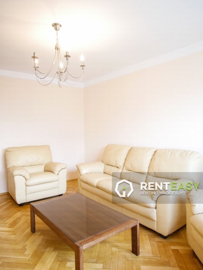 Apartament decomandat cu 3 camere de inchiriat situat in Centru - zona Independentei