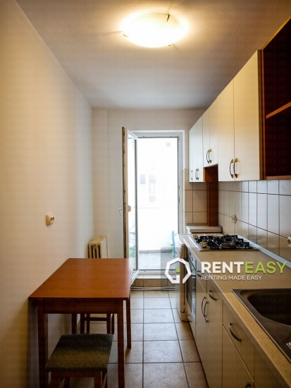 Apartament decomandat cu 3 camere de inchiriat situat in Centru - zona Independentei