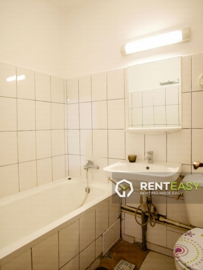 Apartament spatios cu o camera de inchiriat in zona Centrala - Podul de Fier