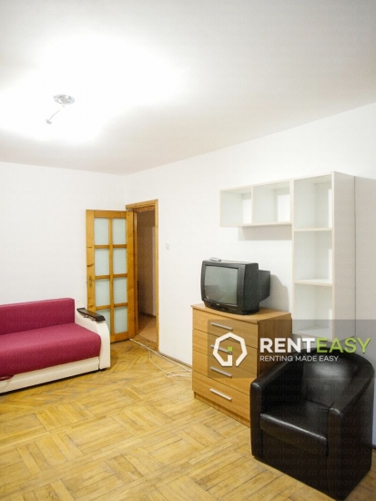 Apartament spatios cu o camera de inchiriat in zona Centrala - Podul de Fier