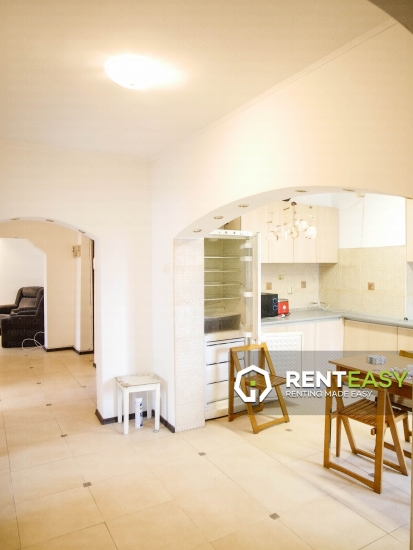 Apartament cu 4 camere de inchiriat in zona Moldova Mall