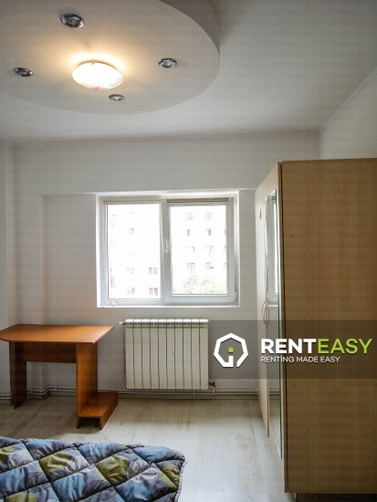 Apartament cu 4 camere de inchiriat in zona Moldova Mall