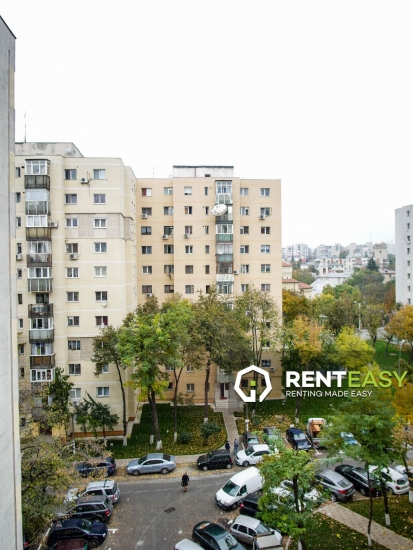 Apartament cu 4 camere de inchiriat in zona Moldova Mall
