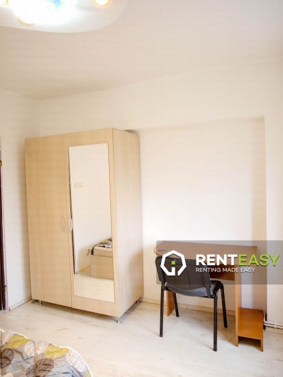 Apartament cu 4 camere de inchiriat in zona Moldova Mall