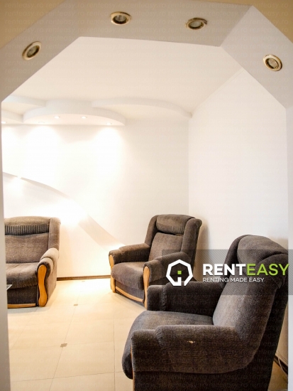 Apartament cu 4 camere de inchiriat in zona Moldova Mall