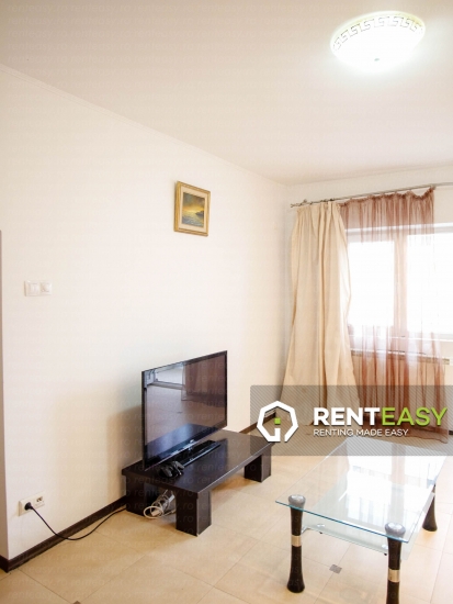 Apartament cu 4 camere de inchiriat in zona Moldova Mall