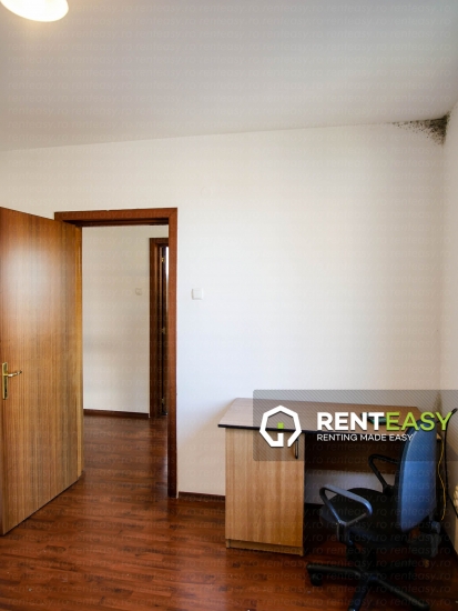 Vila cu 5 camere de inchiriat situata in zona Podul de Fier