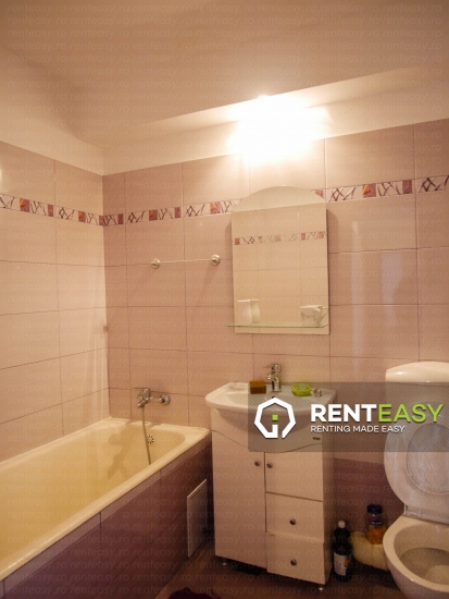 Apartament cu 3 camere de inchiriat situat in zona Tatarasi