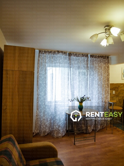 Apartament cu o camera situat in zona Podul de piatra
