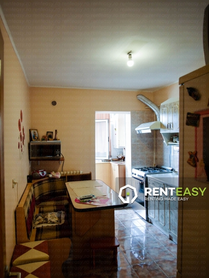 Apartament decomandat cu 3 camere de inchiriat in zona Palas 