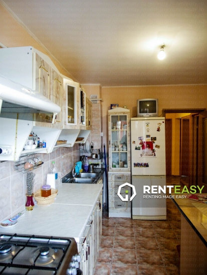 Apartament decomandat cu 3 camere de inchiriat in zona Palas 